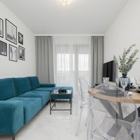 Apartment With Balcony & Parking In Warsaw By Noclegi Renters Ngoại thất bức ảnh