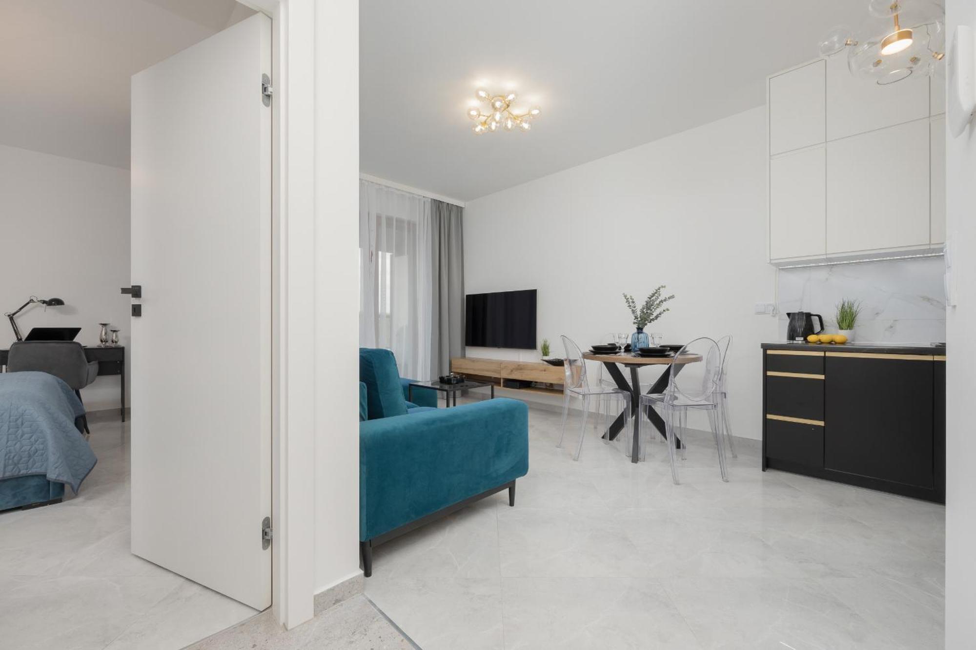 Apartment With Balcony & Parking In Warsaw By Noclegi Renters Ngoại thất bức ảnh