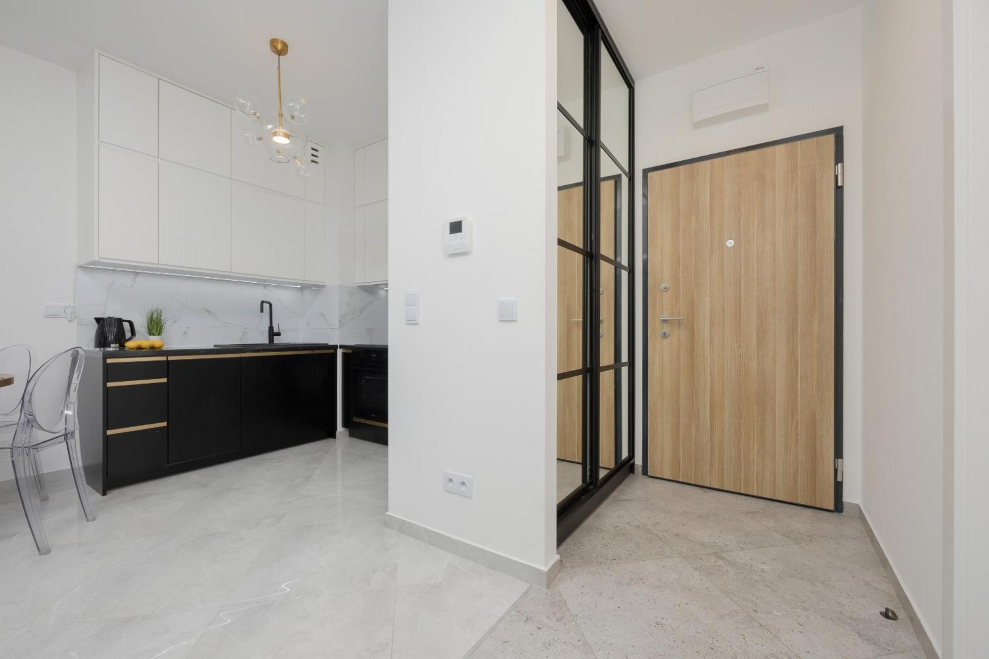 Apartment With Balcony & Parking In Warsaw By Noclegi Renters Ngoại thất bức ảnh