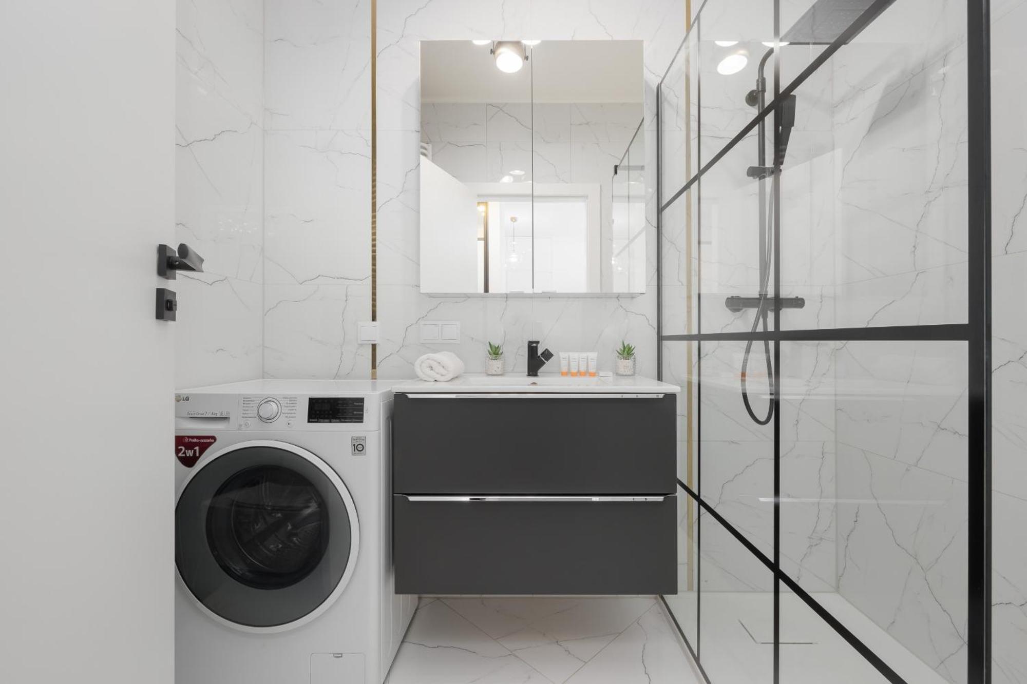Apartment With Balcony & Parking In Warsaw By Noclegi Renters Ngoại thất bức ảnh